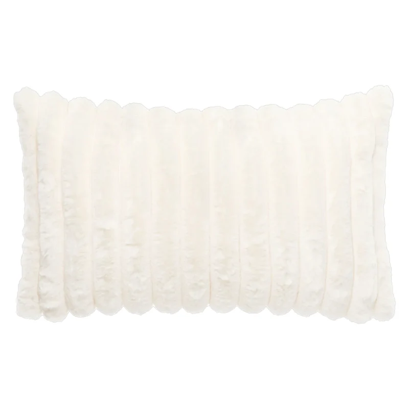Coussin 12 x 20 po en fausse fourrure - Raya