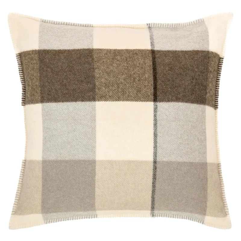 Coussin 18 x 18 po en laine à carreaux crème/brun/gris - Fudge