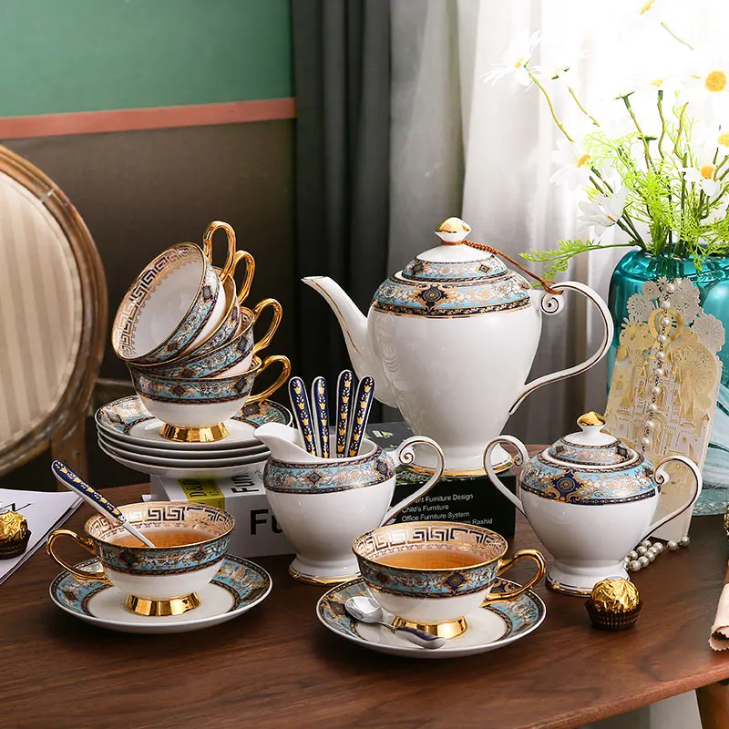Service à Thé en Porcelaine Russe 1,1L